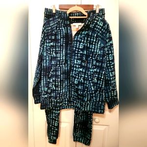 2 Piece womans Jogger Set.  NWOT